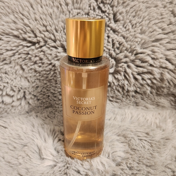 Victoria's Secret Body Mist. More than one of each available. ALL NEW🛍5 for $25 - Picture 3 of 9